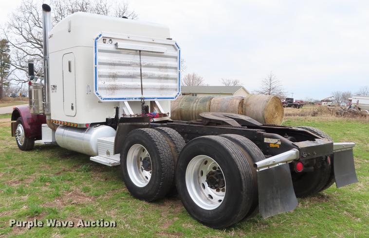 image for item L1480 1996 Peterbilt 379 semi truck