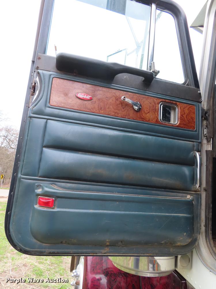 image for item L1480 1996 Peterbilt 379 semi truck