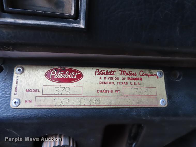 image for item L1480 1996 Peterbilt 379 semi truck