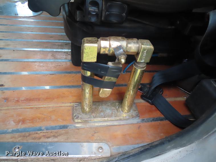 image for item L1480 1996 Peterbilt 379 semi truck