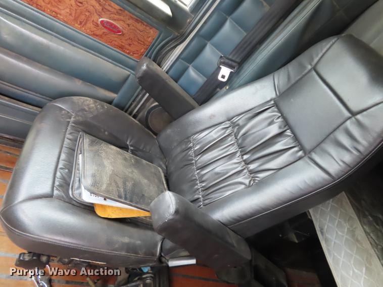 image for item L1480 1996 Peterbilt 379 semi truck