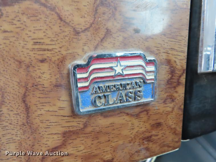 image for item L1480 1996 Peterbilt 379 semi truck