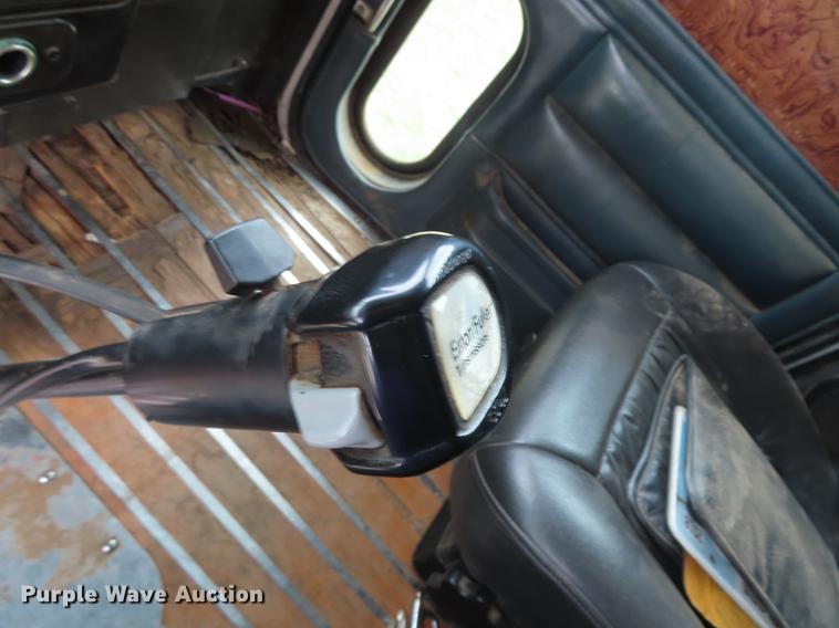 image for item L1480 1996 Peterbilt 379 semi truck