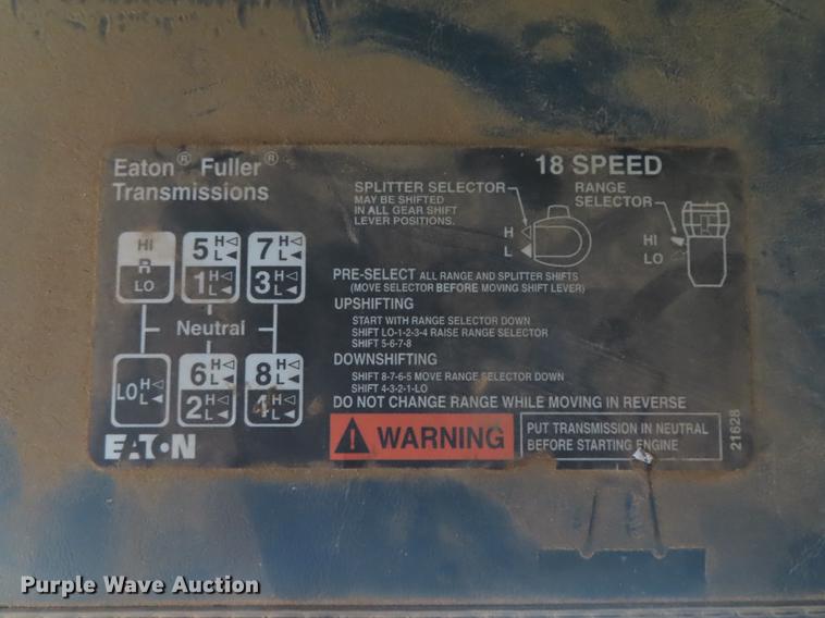 image for item L1480 1996 Peterbilt 379 semi truck