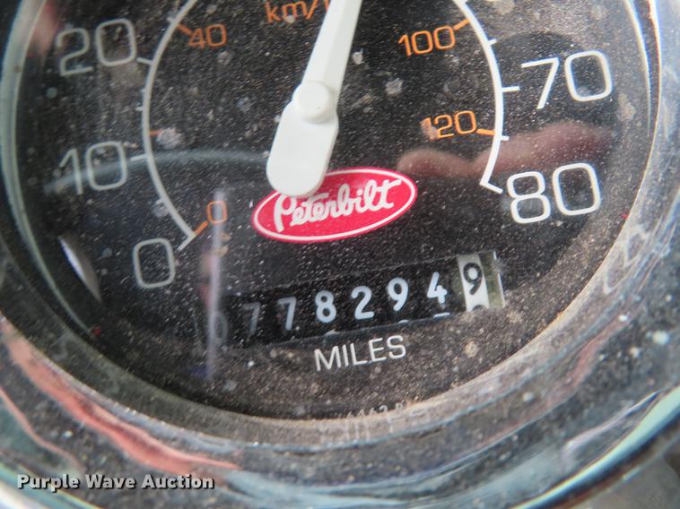 image for item L1480 1996 Peterbilt 379 semi truck