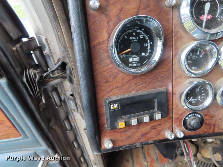 image for item L1480 1996 Peterbilt 379 semi truck