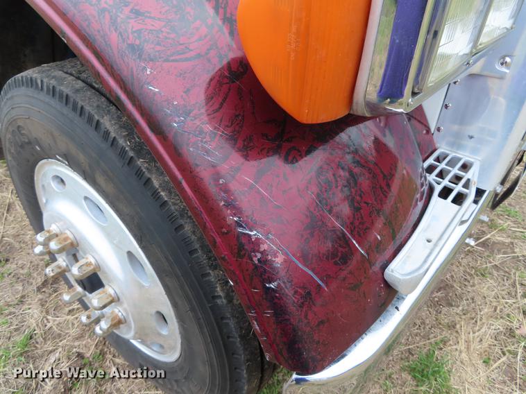 image for item L1480 1996 Peterbilt 379 semi truck