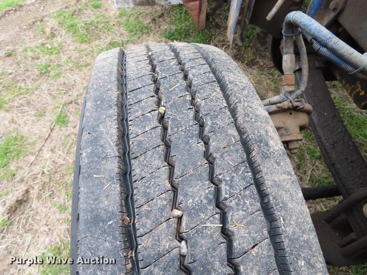 image for item L1480 1996 Peterbilt 379 semi truck