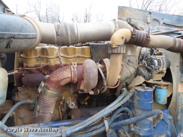 image for item L1480 1996 Peterbilt 379 semi truck