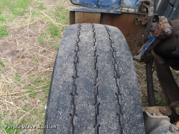 image for item L1480 1996 Peterbilt 379 semi truck