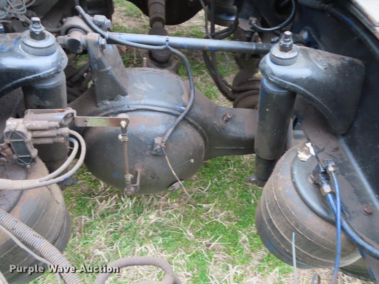 image for item L1480 1996 Peterbilt 379 semi truck