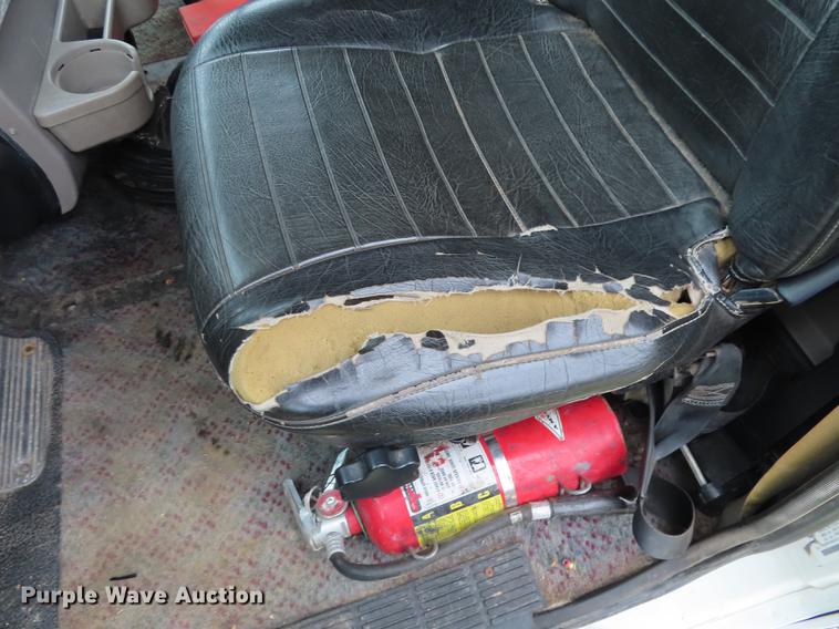 image for item L1481 2005 Mack CXN613 semi truck