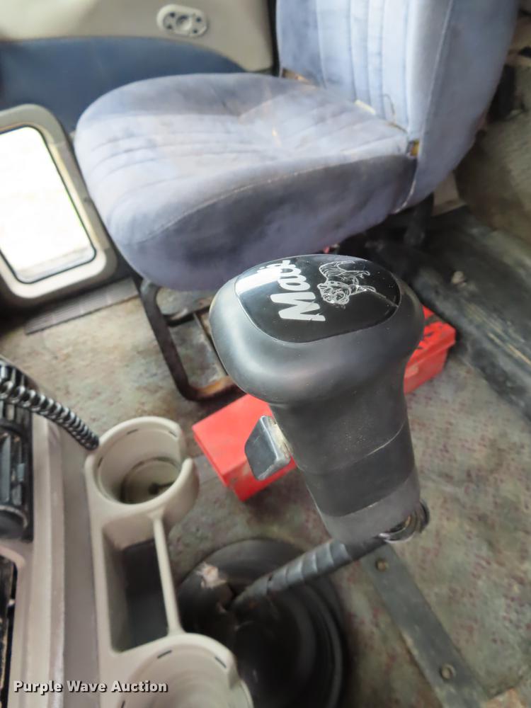 image for item L1481 2005 Mack CXN613 semi truck