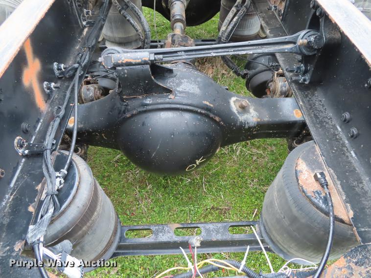 image for item L1481 2005 Mack CXN613 semi truck