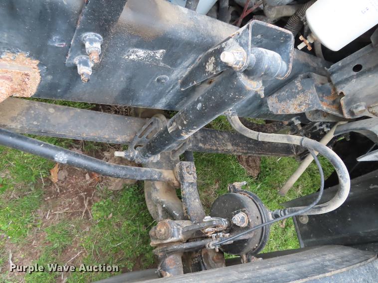 image for item L1481 2005 Mack CXN613 semi truck