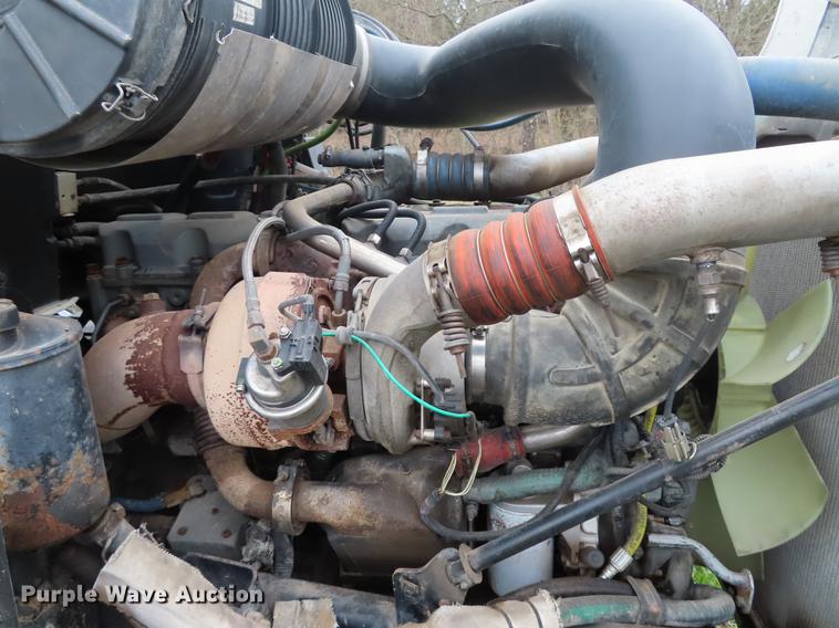 image for item L1481 2005 Mack CXN613 semi truck