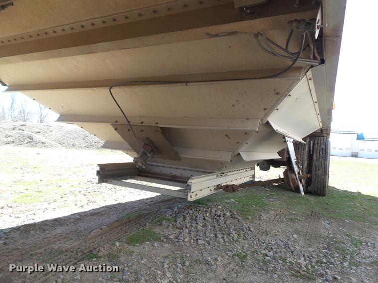 image for item L5746 1994 Wilson DWH-40053 double hopper bottom grain trailer