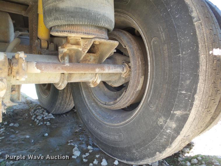 image for item L5746 1994 Wilson DWH-40053 double hopper bottom grain trailer