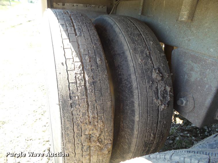 image for item L5746 1994 Wilson DWH-40053 double hopper bottom grain trailer