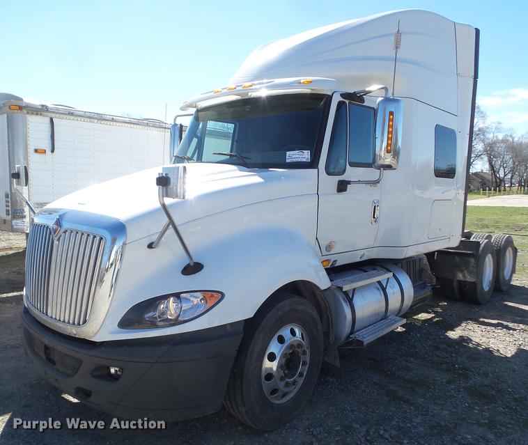 image for item L5748 2013 International ProStar semi truck