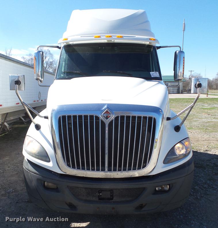image for item L5748 2013 International ProStar semi truck