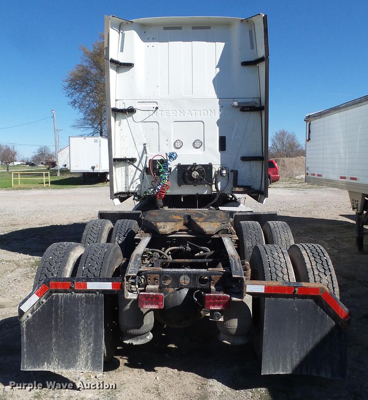 image for item L5748 2013 International ProStar semi truck