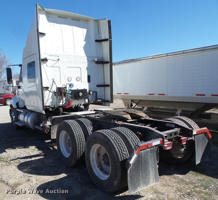 image for item L5748 2013 International ProStar semi truck