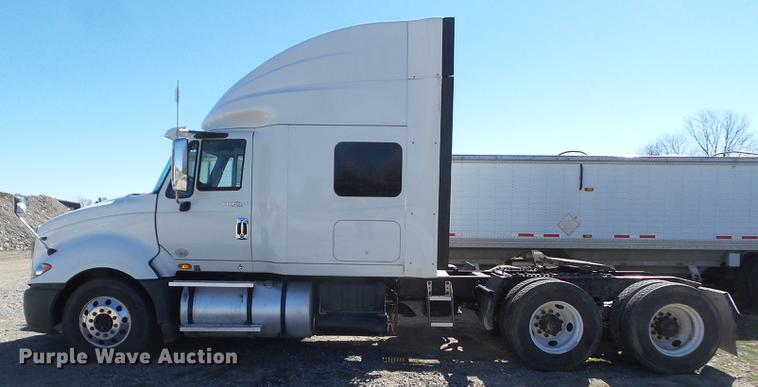 image for item L5748 2013 International ProStar semi truck