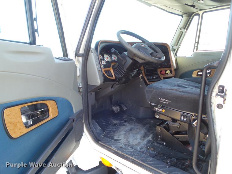 image for item L5748 2013 International ProStar semi truck