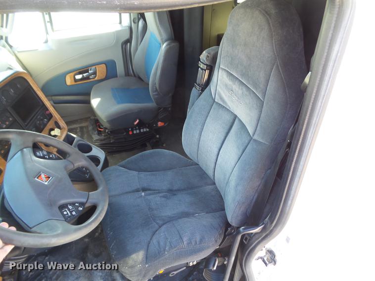 image for item L5748 2013 International ProStar semi truck