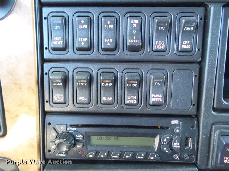 image for item L5748 2013 International ProStar semi truck