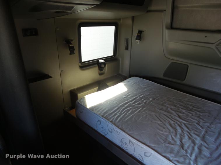 image for item L5748 2013 International ProStar semi truck