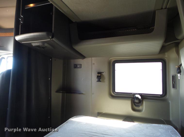 image for item L5748 2013 International ProStar semi truck