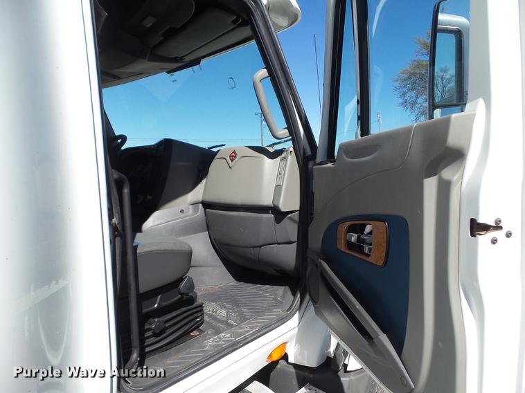 image for item L5748 2013 International ProStar semi truck