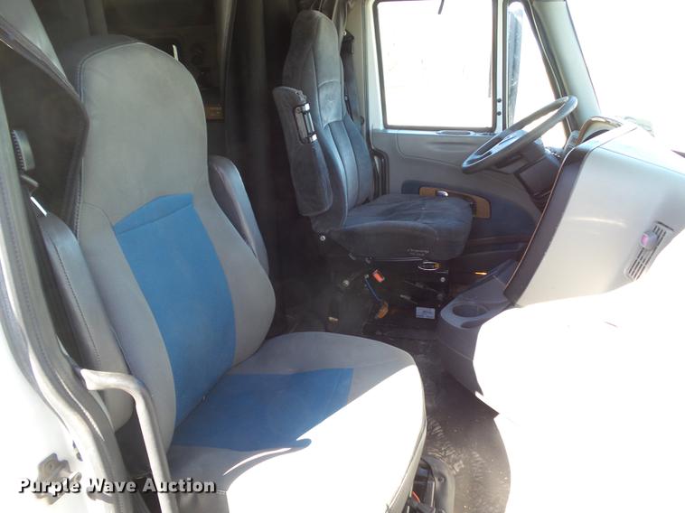 image for item L5748 2013 International ProStar semi truck