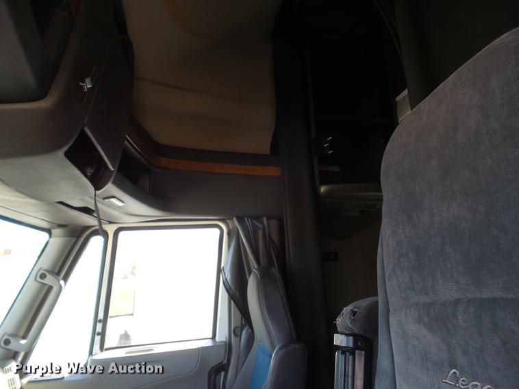 image for item L5748 2013 International ProStar semi truck