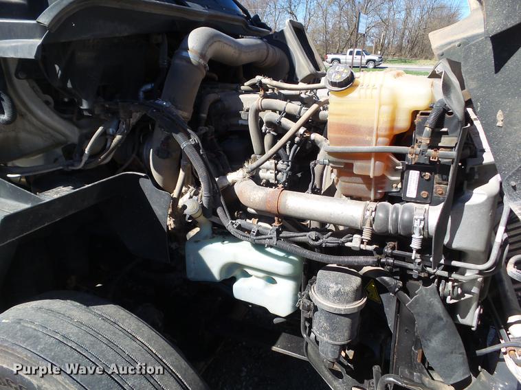 image for item L5748 2013 International ProStar semi truck