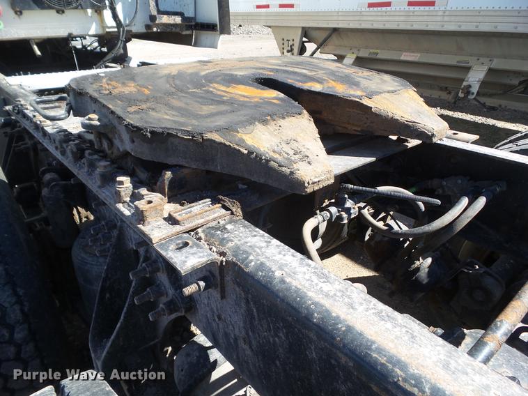 image for item L5748 2013 International ProStar semi truck