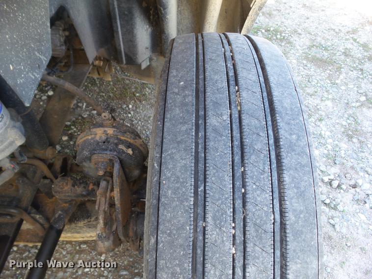 image for item L5748 2013 International ProStar semi truck