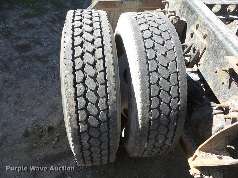 image for item L5748 2013 International ProStar semi truck