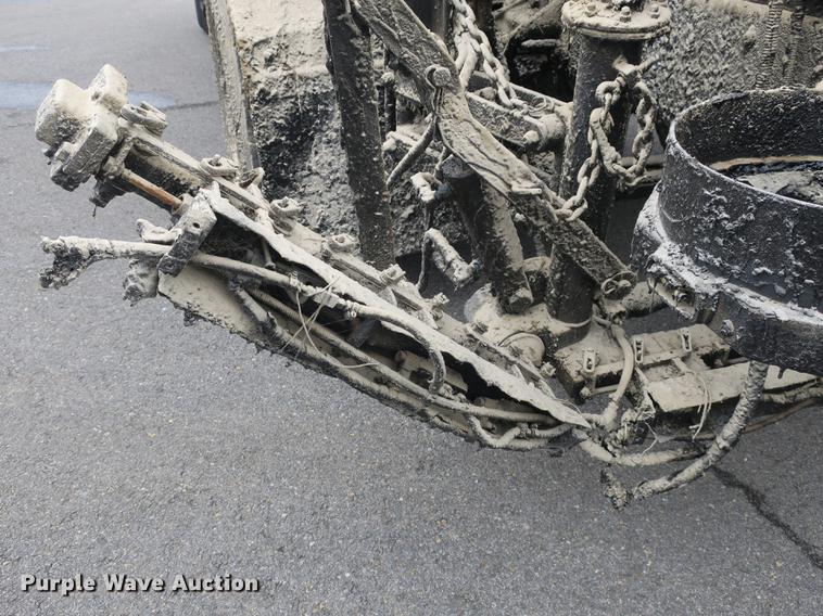 image for item DB8823 1992 Ford F800 oil distributor truck