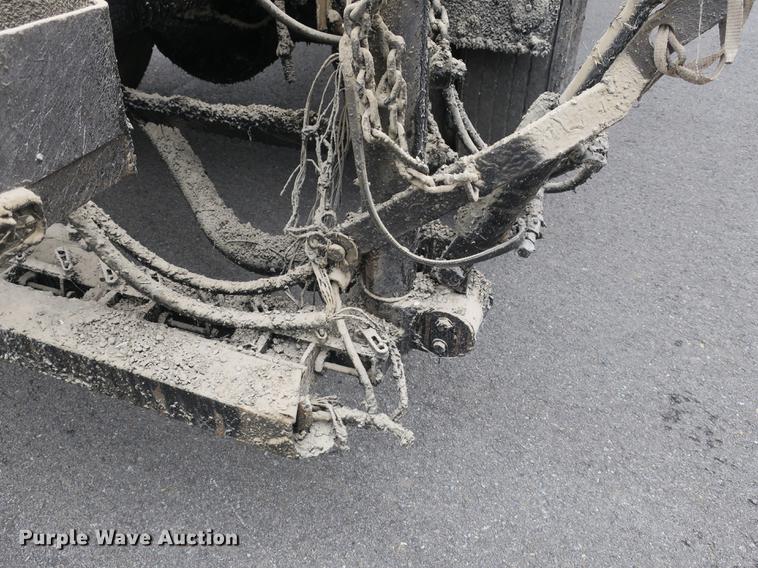 image for item DB8823 1992 Ford F800 oil distributor truck