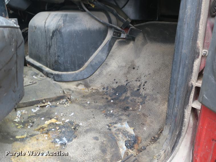 image for item DB8823 1992 Ford F800 oil distributor truck