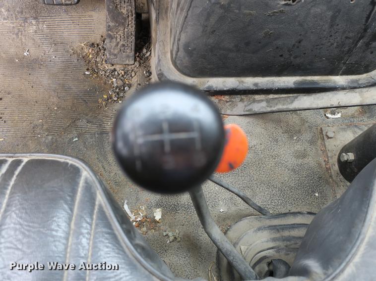 image for item DB8823 1992 Ford F800 oil distributor truck