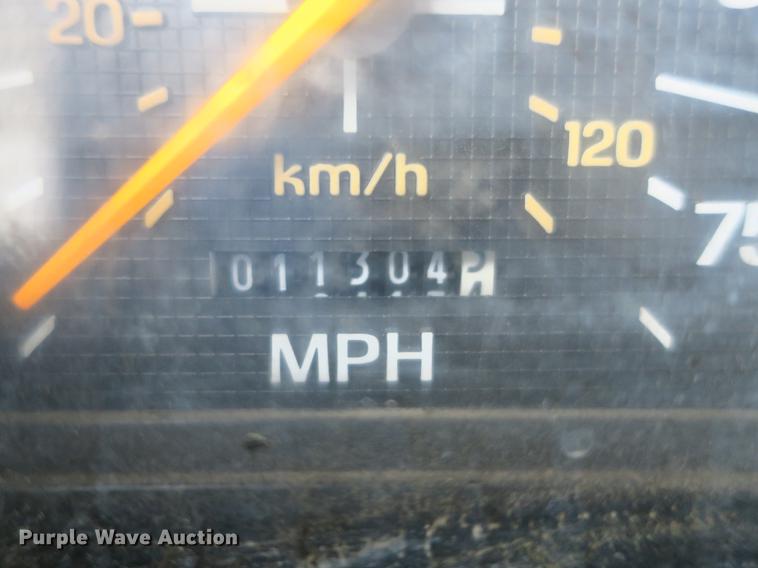 image for item DB8823 1992 Ford F800 oil distributor truck