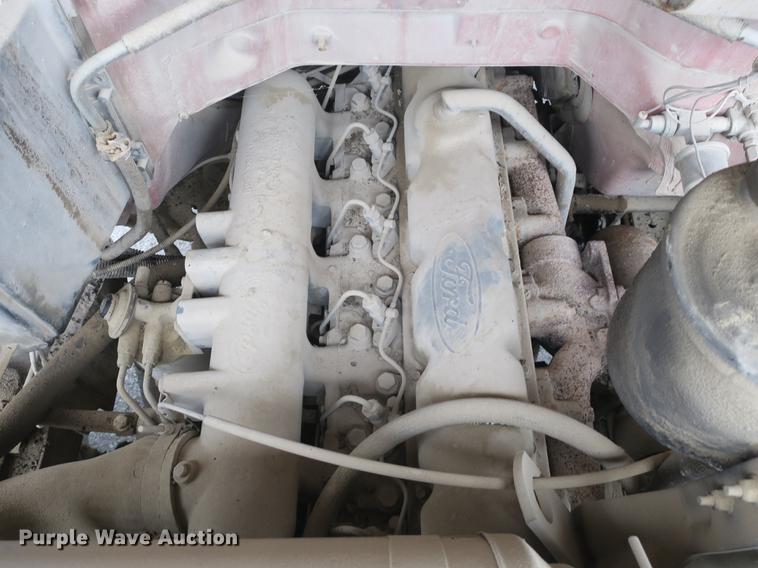 image for item DB8823 1992 Ford F800 oil distributor truck