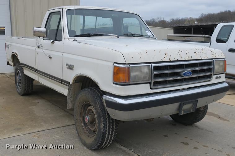 image for item DB8824 1991 Ford F250 pickup truck