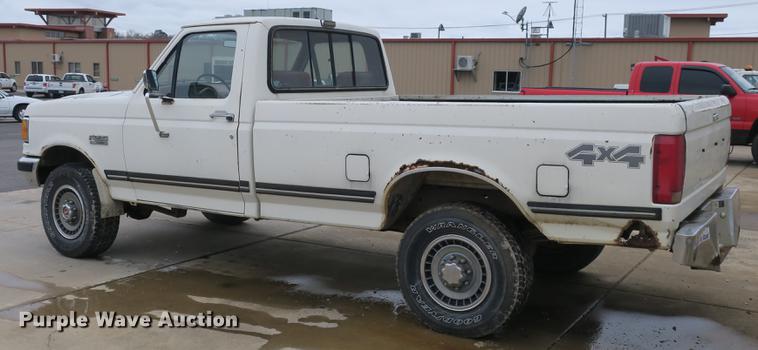 image for item DB8824 1991 Ford F250 pickup truck