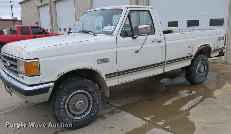 image for item DB8824 1991 Ford F250 pickup truck