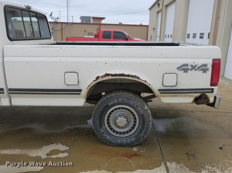 image for item DB8824 1991 Ford F250 pickup truck